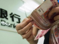 经济新闻联播，理财专家解读播出时间对投资决策的影响