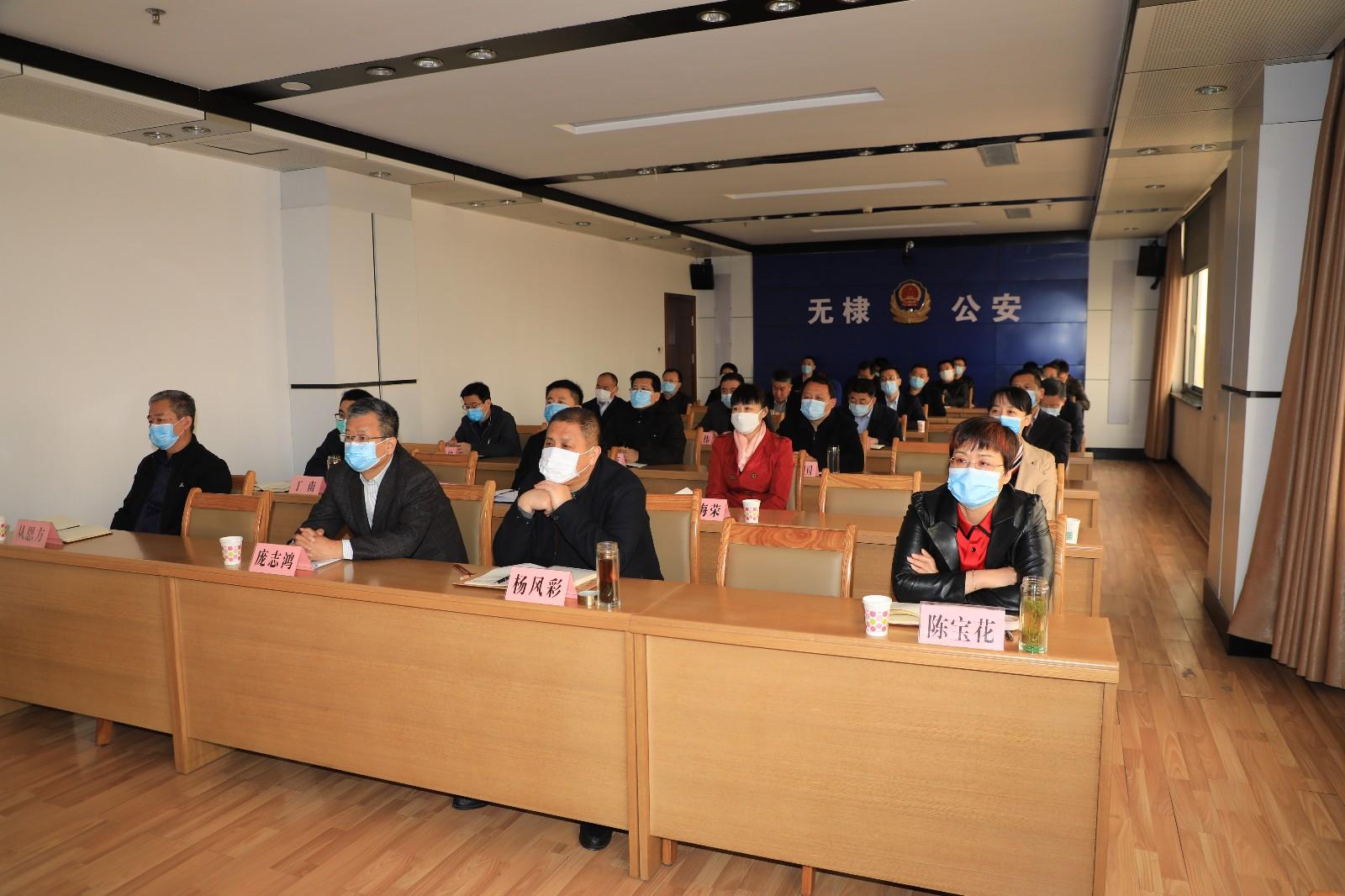 经济类新闻时政短评，近期市场动态与政策影响分析