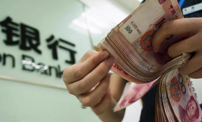 经济新闻联播，理财专家解读播出时间对投资决策的影响
